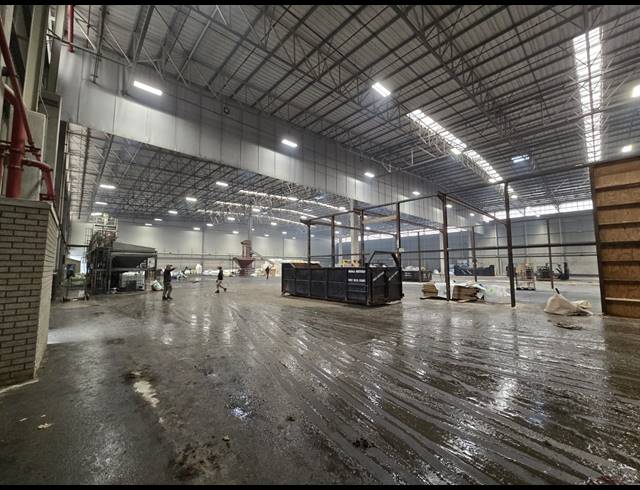 7,572M² WAREHOUSE TO LET IN BELLVILLE SOUTH INDUSTRIA